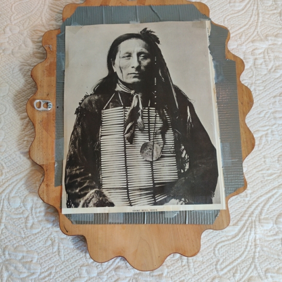 Vintage Cheyenne Native American Wolf Robe Photo In Handmade Wood Frame - Picture 5 of 12
